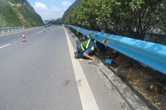 儋州高速路波形护栏